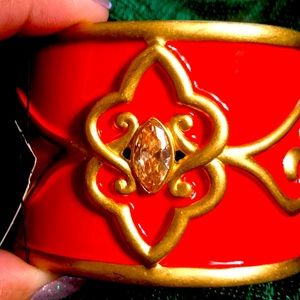 Carolee Lux Open Gold Tone Heart Scroll Embellished Cuff New - Scarlet Red